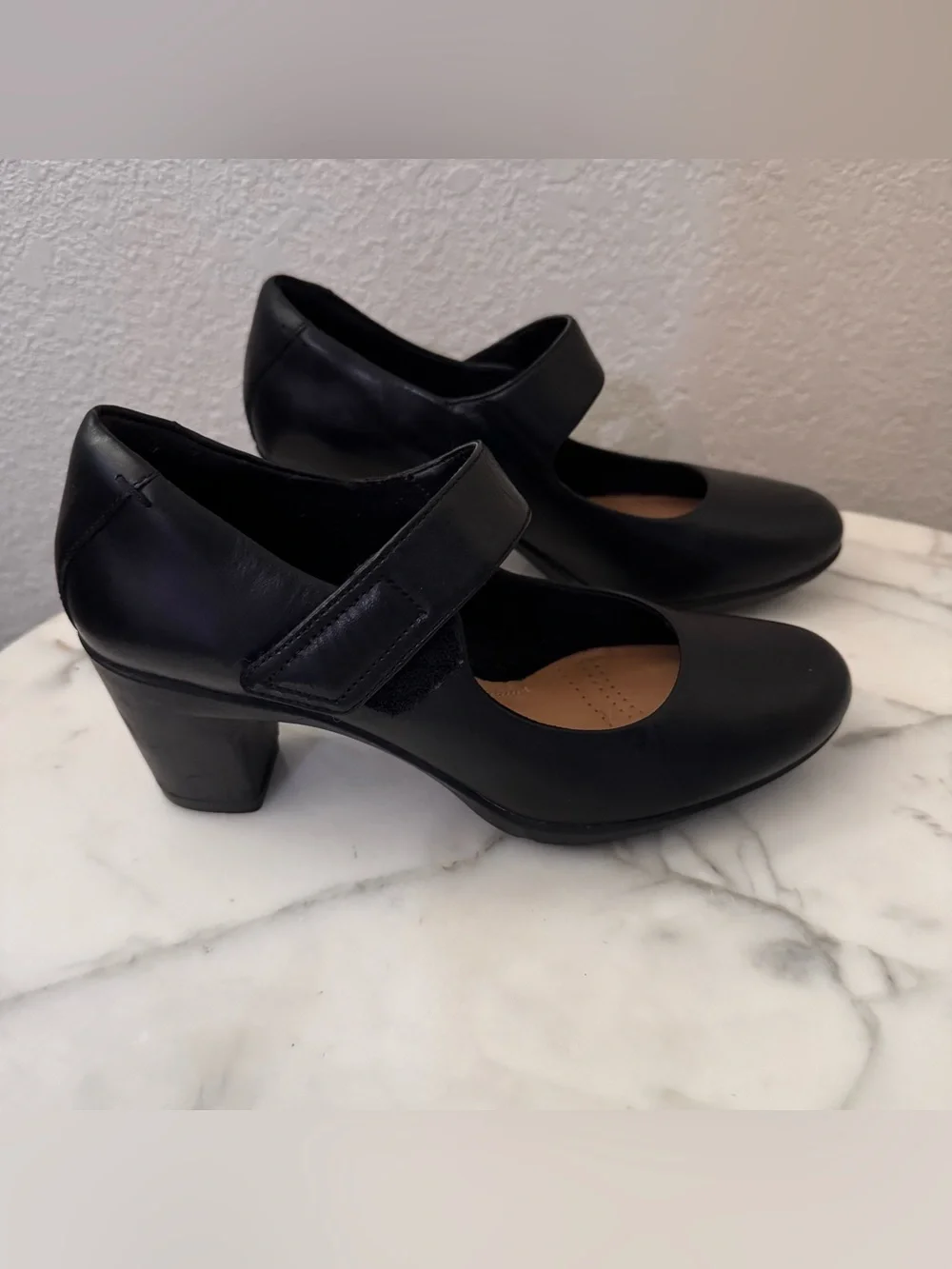 Clarks Artisan Leather Emslie, Lulin Mary Jane Velcro straBlack Sz US 7.5 & UK 5